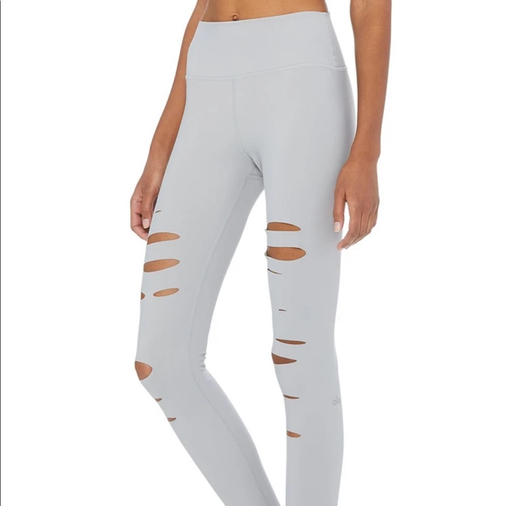 Great condition Alo yoga ripped leggings gray S